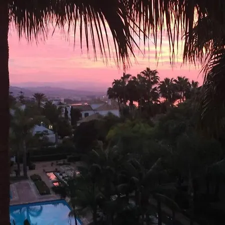 Apartment Puente Luxury Penthouse, Beachside & Sea Views