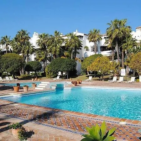 Apartment Puente Luxury Penthouse, Beachside & Sea Views
