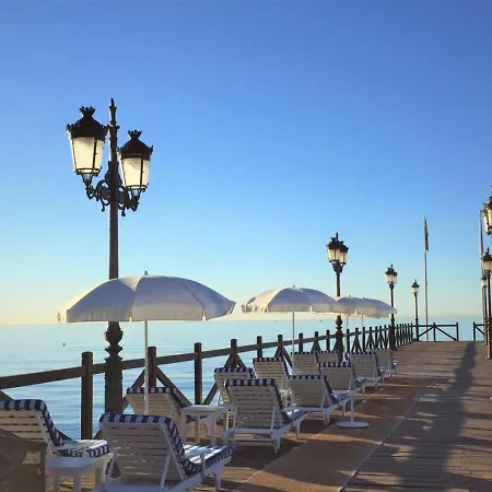 Puente Luxury Penthouse, Beachside & Sea Views * Marbella