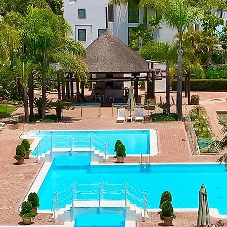 Puente Luxury Penthouse, Beachside & Sea Views * Marbella