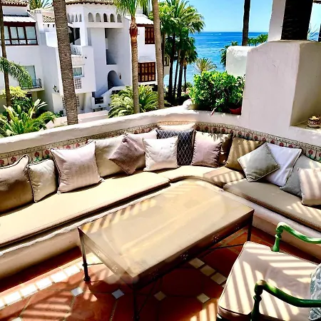 Puente Luxury Penthouse, Beachside & Sea Views Apartment