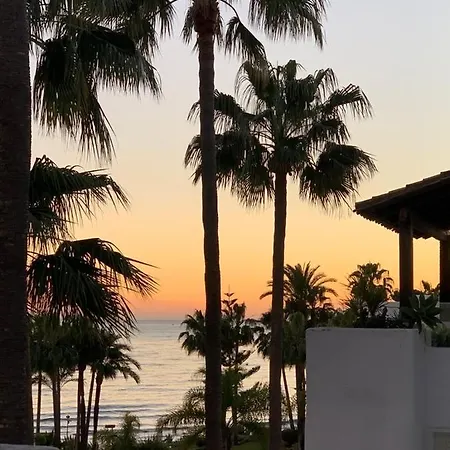 Appartement Puente Luxury Penthouse, Beachside & Sea Views *