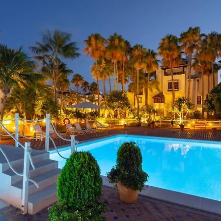 Apartment Puente Luxury Penthouse, Beachside & Sea Views