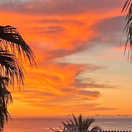 Puente Luxury Penthouse, Beachside & Sea Views Apartment *