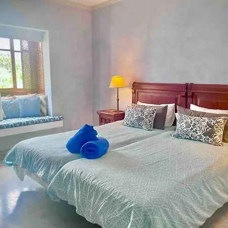 Puente Luxury Penthouse, Beachside & Sea Views Apartment