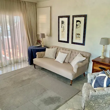 Apartment Puente Luxury Penthouse, Beachside & Sea Views