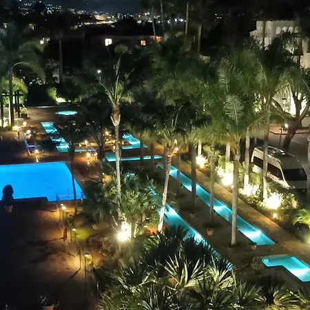 Apartment Puente Luxury Penthouse, Beachside & Sea Views *